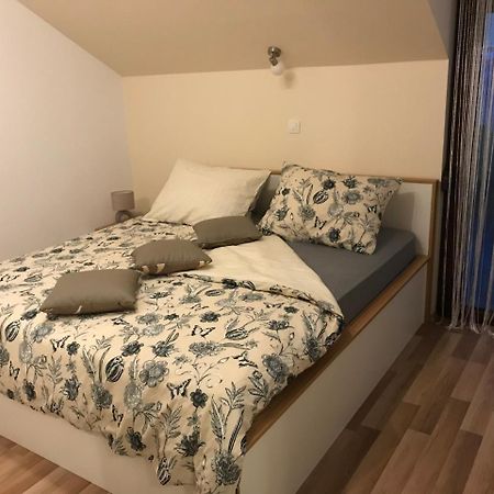 Apartman Mig Solin Luaran gambar