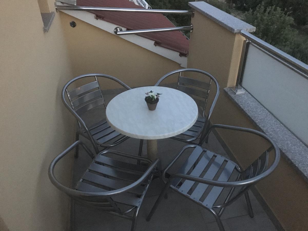 Apartman Mig Solin Luaran gambar
