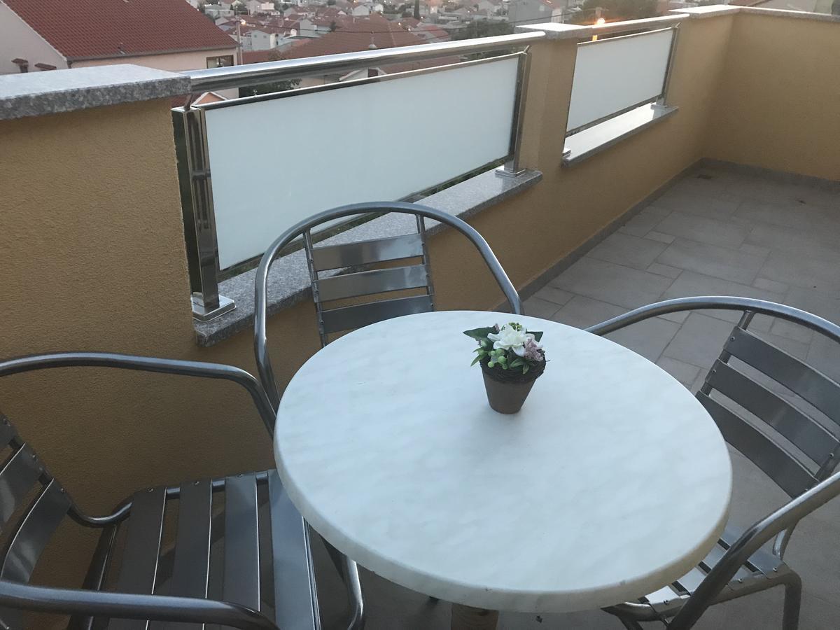 Apartman Mig Solin Luaran gambar