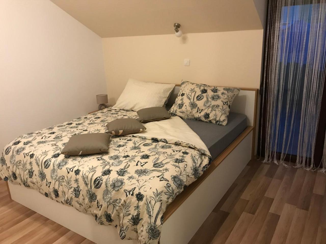 Apartman Mig Solin Luaran gambar